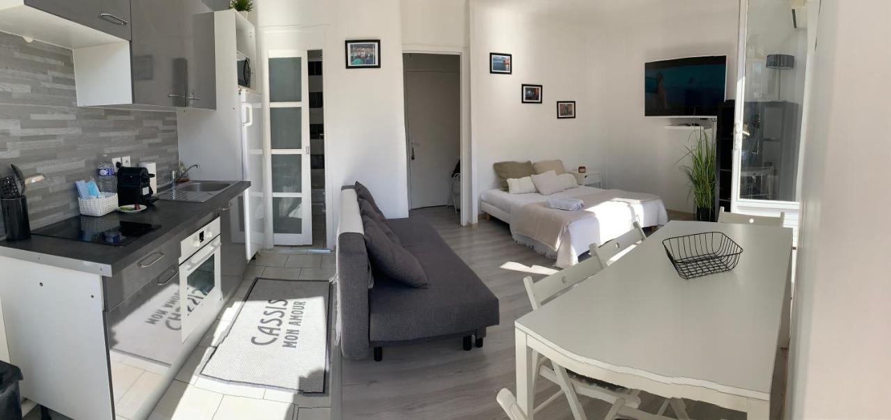 Au Coeur Du Village Joli Studio Каси Экстерьер фото